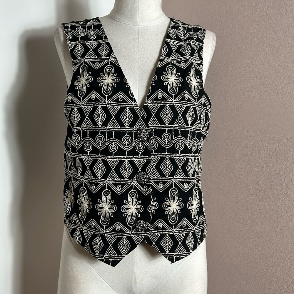 Vintage Ella Fashion Embroidered Black with Cream size M-